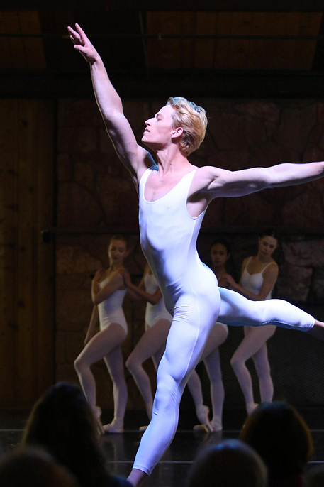 ballet-single-dancer1-vert-4x6